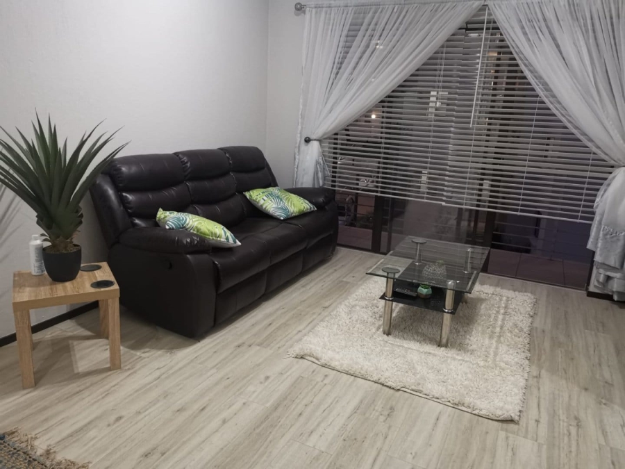 2 Bedroom Property for Sale in Broadacres Gauteng