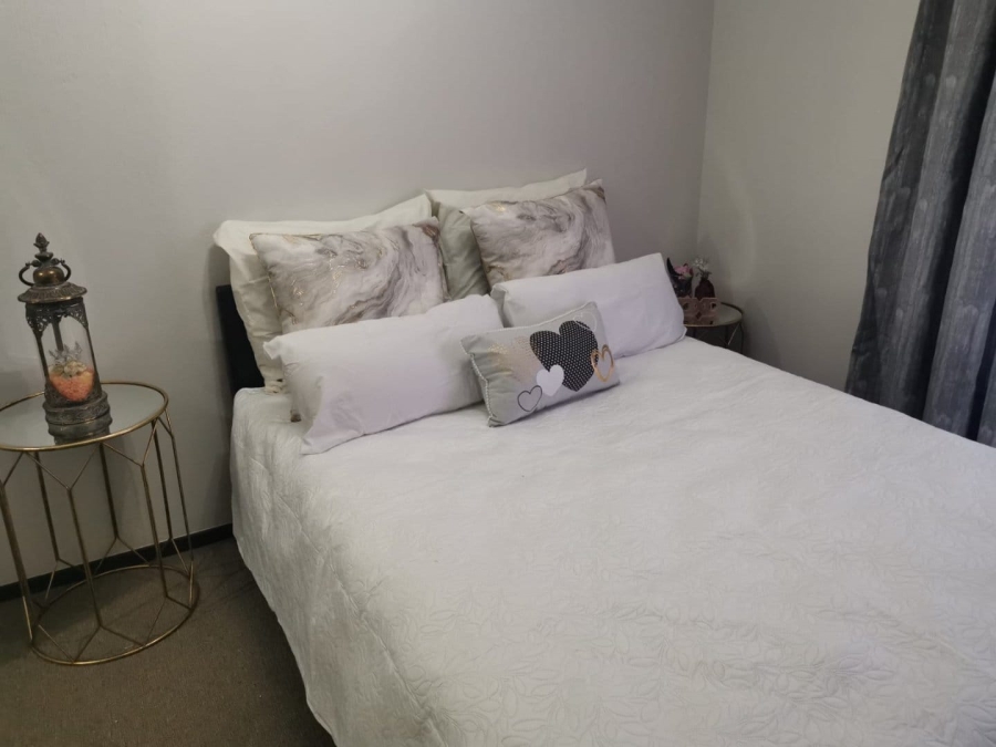 2 Bedroom Property for Sale in Broadacres Gauteng