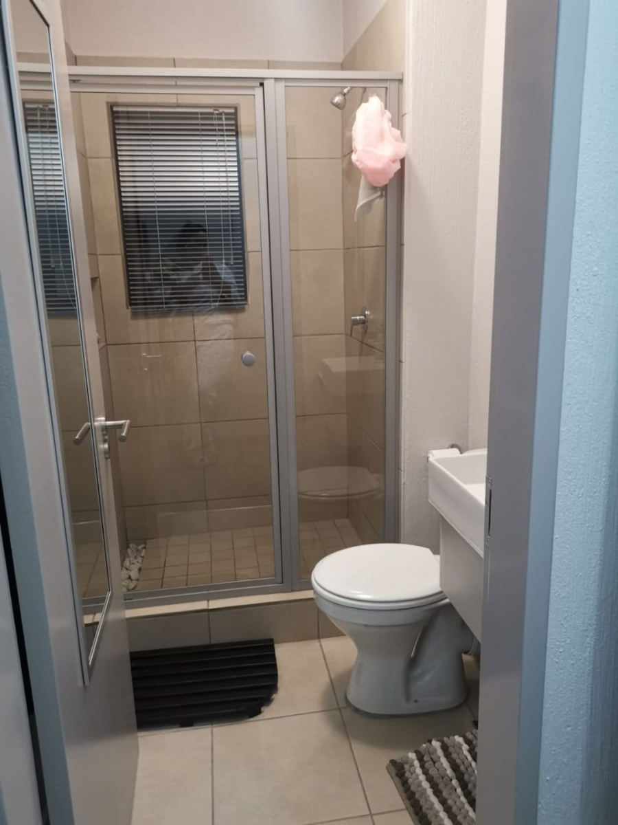 2 Bedroom Property for Sale in Broadacres Gauteng