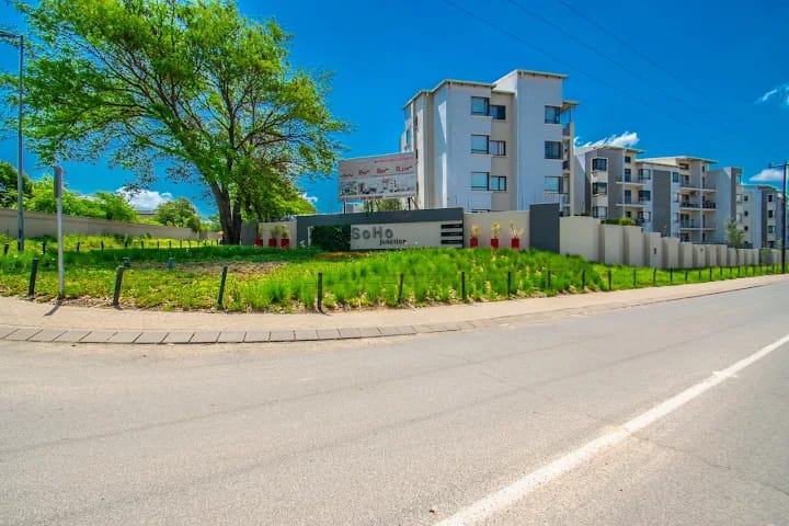 2 Bedroom Property for Sale in Broadacres Gauteng