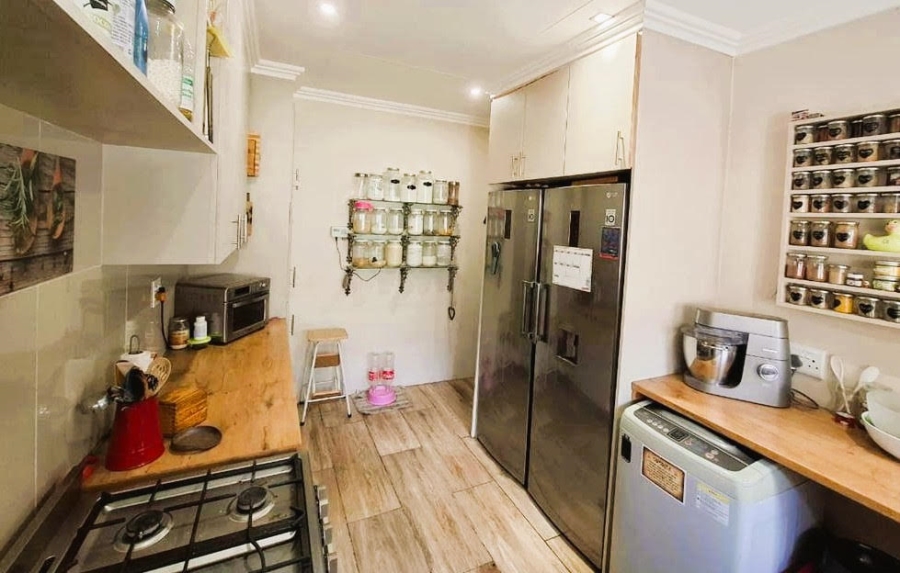 3 Bedroom Property for Sale in Glen Marais Gauteng