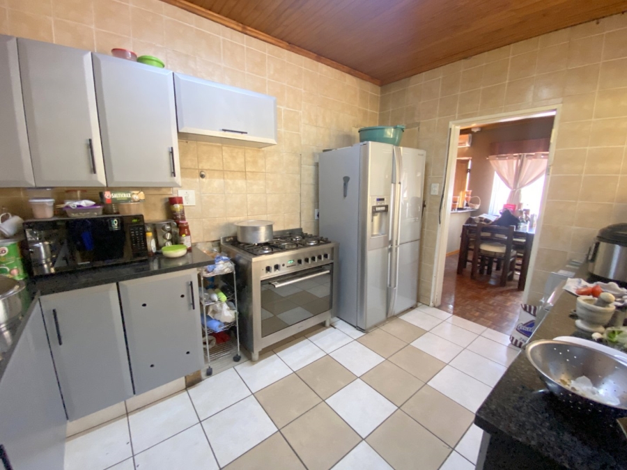 5 Bedroom Property for Sale in Illiondale Gauteng