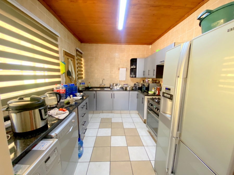 5 Bedroom Property for Sale in Illiondale Gauteng