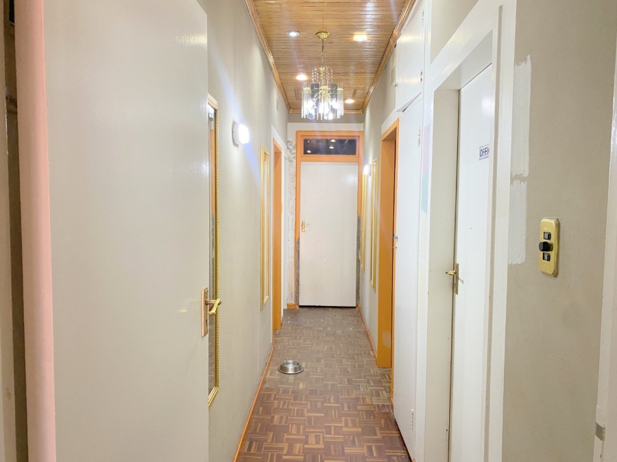 5 Bedroom Property for Sale in Illiondale Gauteng