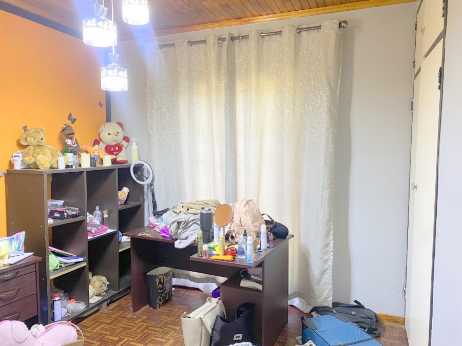 5 Bedroom Property for Sale in Illiondale Gauteng