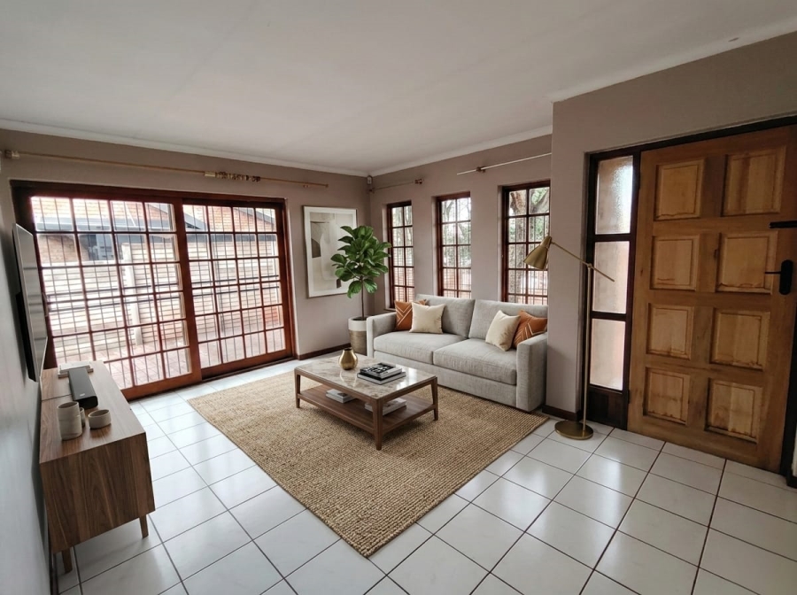 5 Bedroom Property for Sale in Doornpoort Gauteng
