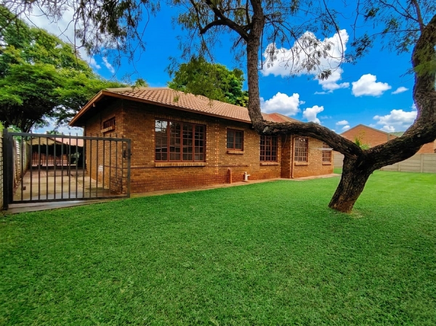 5 Bedroom Property for Sale in Doornpoort Gauteng