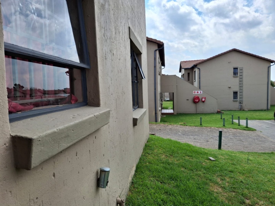 2 Bedroom Property for Sale in Albemarle Gauteng