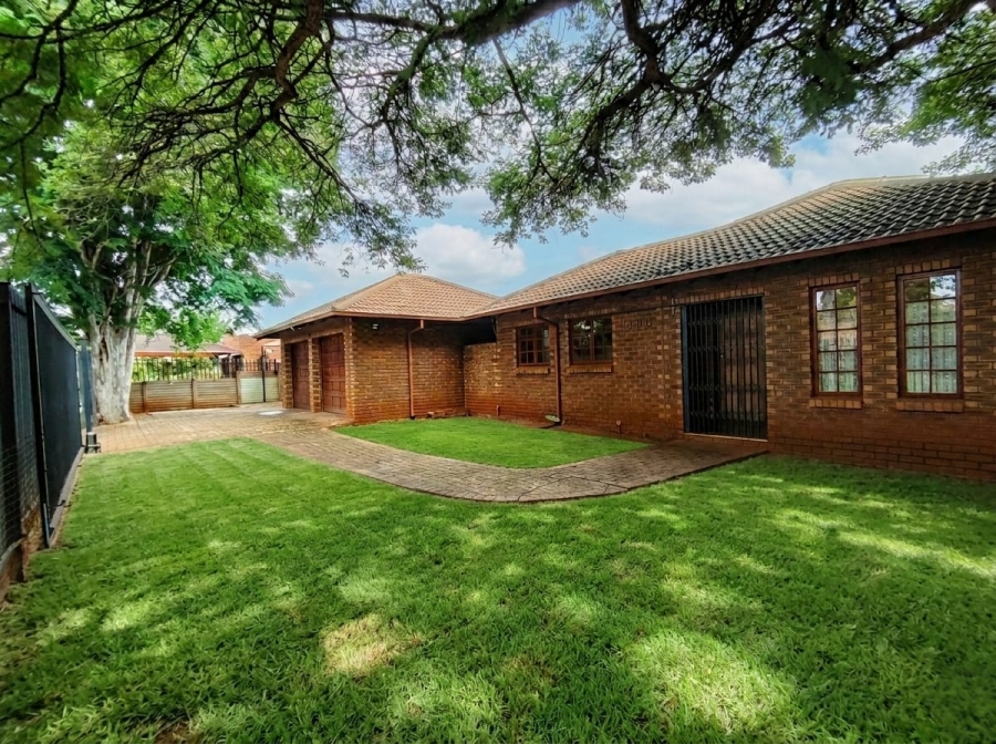 5 Bedroom Property for Sale in Doornpoort Gauteng
