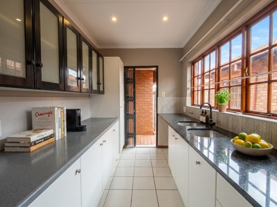 5 Bedroom Property for Sale in Doornpoort Gauteng