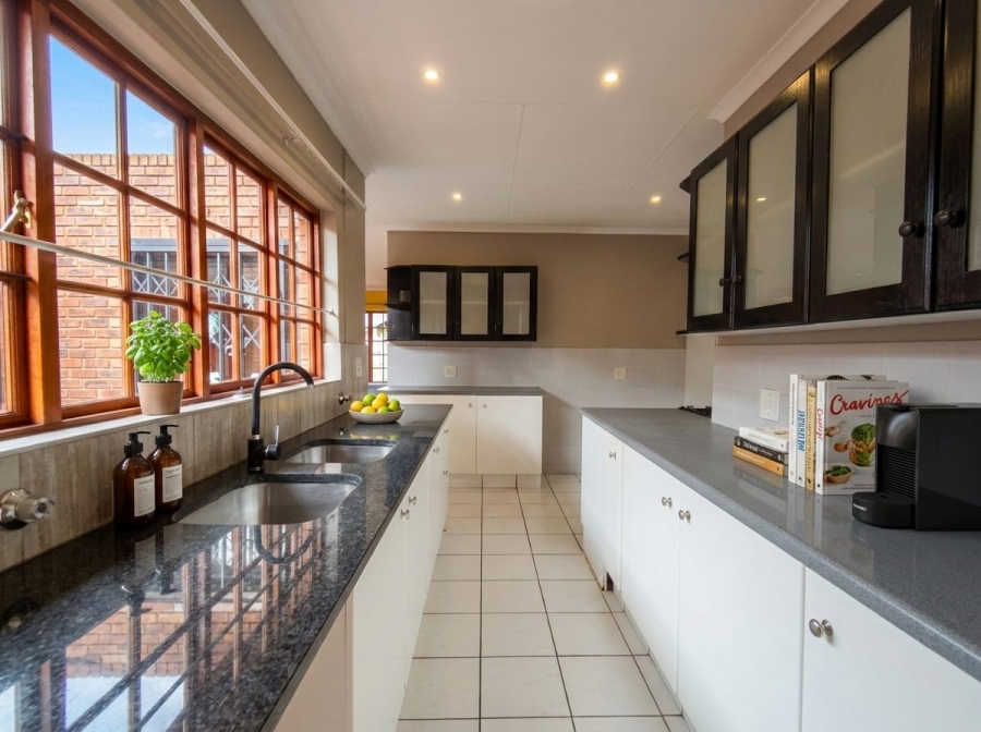 5 Bedroom Property for Sale in Doornpoort Gauteng