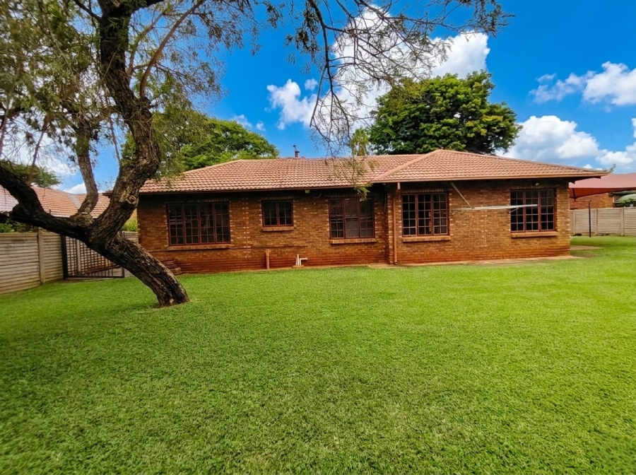 5 Bedroom Property for Sale in Doornpoort Gauteng