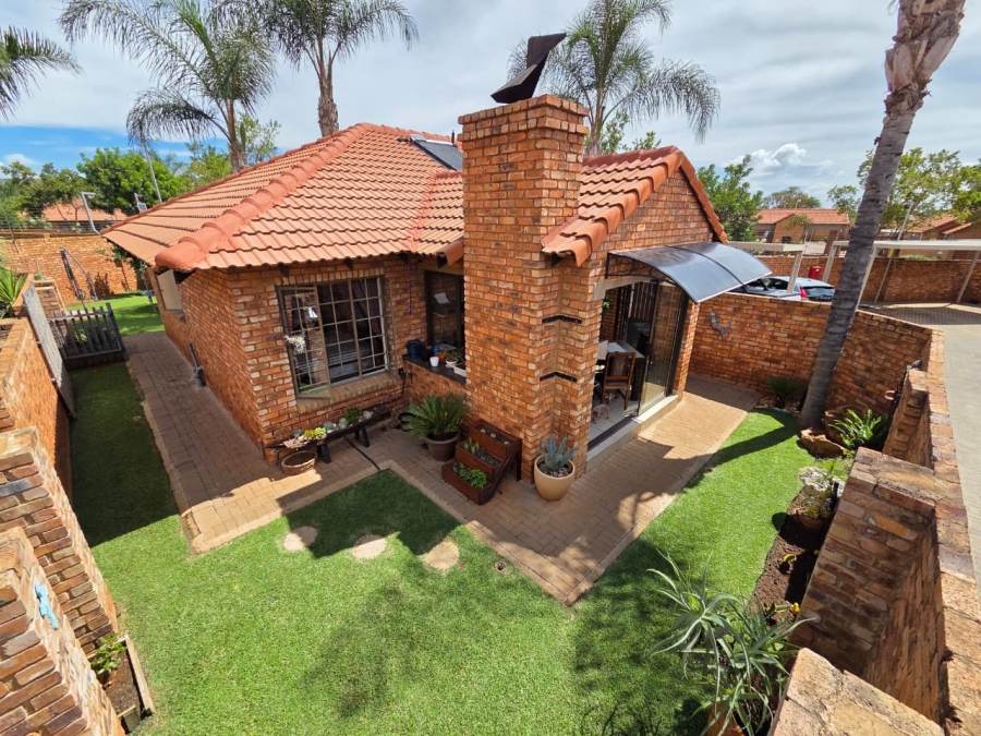 2 Bedroom Property for Sale in Montana Tuine Gauteng