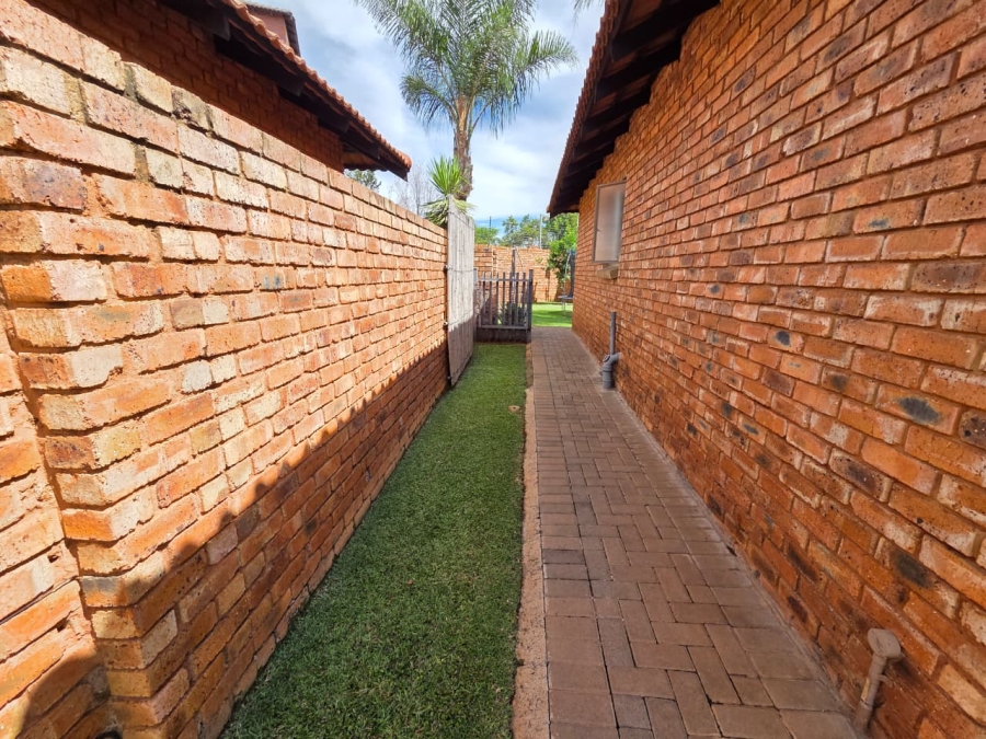 2 Bedroom Property for Sale in Montana Tuine Gauteng