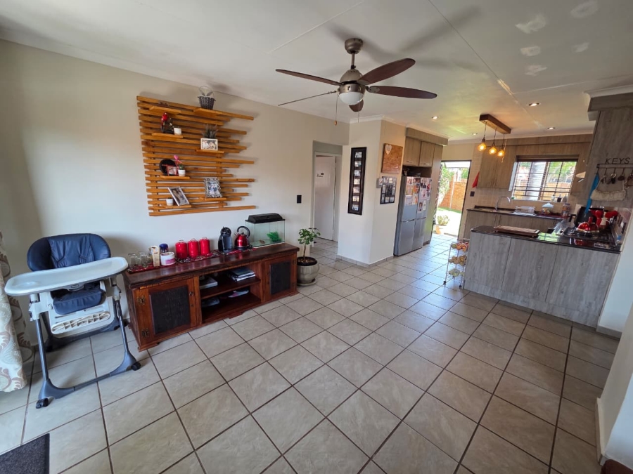 2 Bedroom Property for Sale in Montana Tuine Gauteng