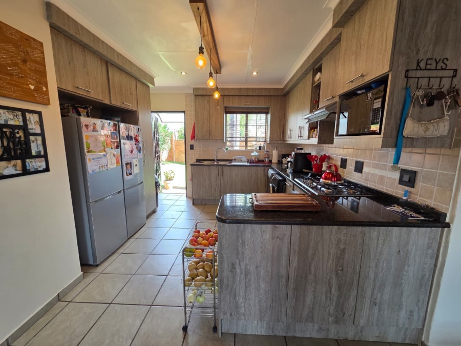 2 Bedroom Property for Sale in Montana Tuine Gauteng