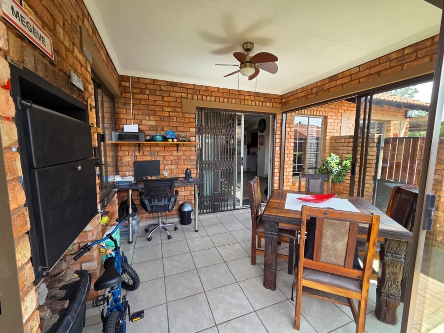 2 Bedroom Property for Sale in Montana Tuine Gauteng