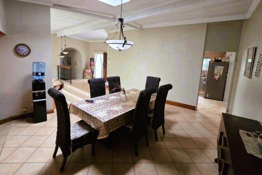 5 Bedroom Property for Sale in Birchleigh Gauteng