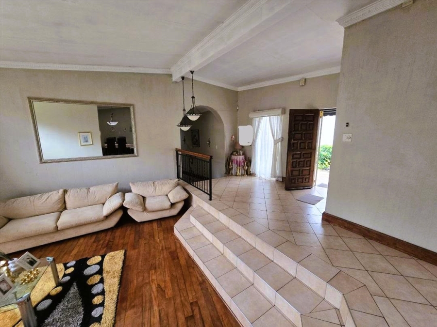5 Bedroom Property for Sale in Birchleigh Gauteng