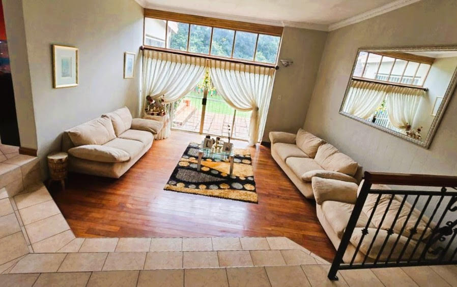 5 Bedroom Property for Sale in Birchleigh Gauteng