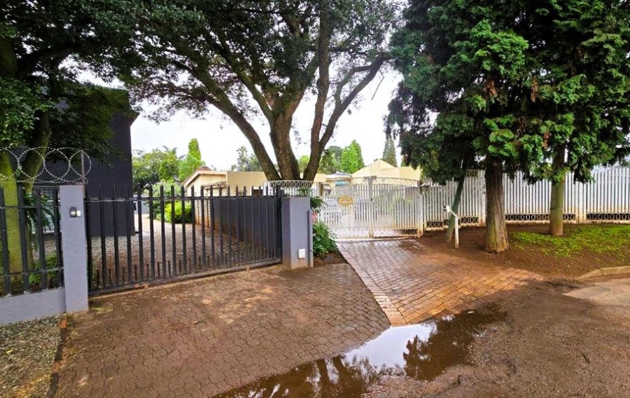 5 Bedroom Property for Sale in Birchleigh Gauteng