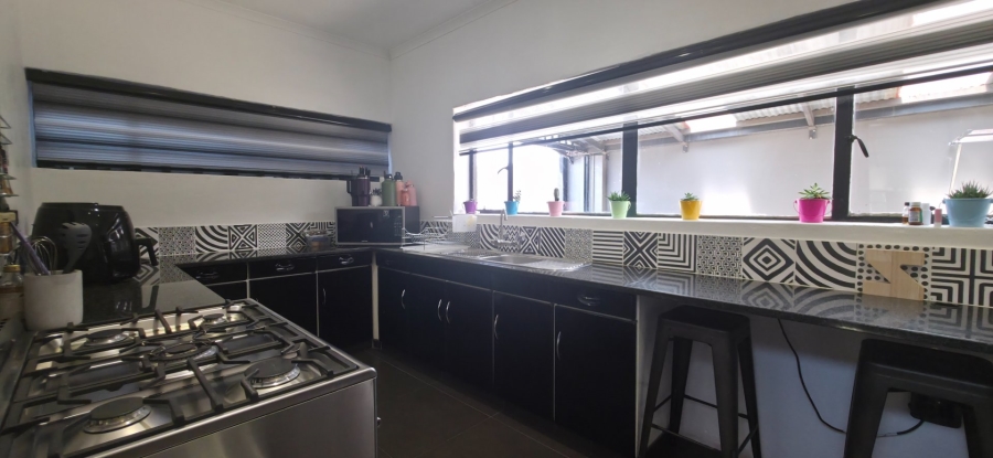 3 Bedroom Property for Sale in South Crest Gauteng