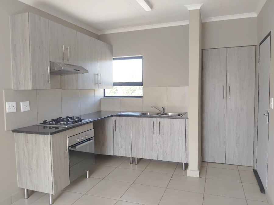 To Let  Bedroom Property for Rent in Glen Austin Gauteng