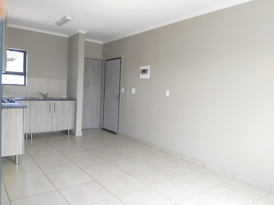 To Let  Bedroom Property for Rent in Glen Austin Gauteng