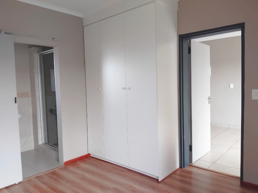 To Let  Bedroom Property for Rent in Glen Austin Gauteng