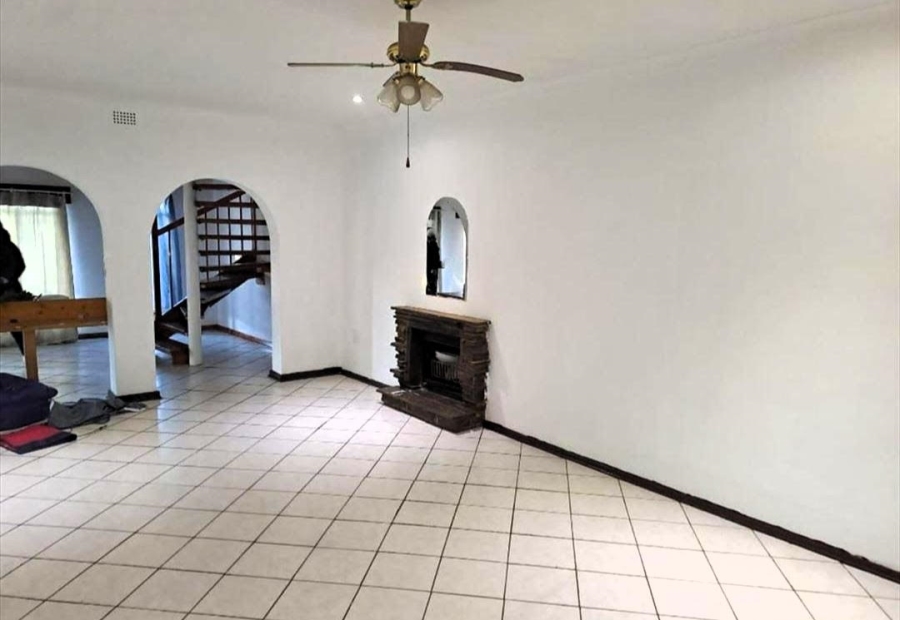 4 Bedroom Property for Sale in Birchleigh Gauteng