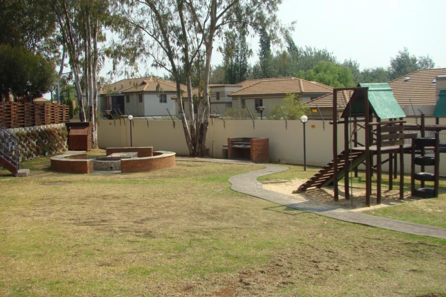 To Let 2 Bedroom Property for Rent in Kyalami Hills Gauteng