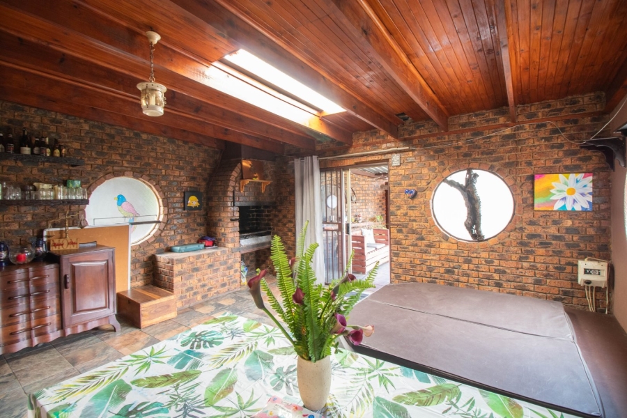 3 Bedroom Property for Sale in Bonaero Park Gauteng