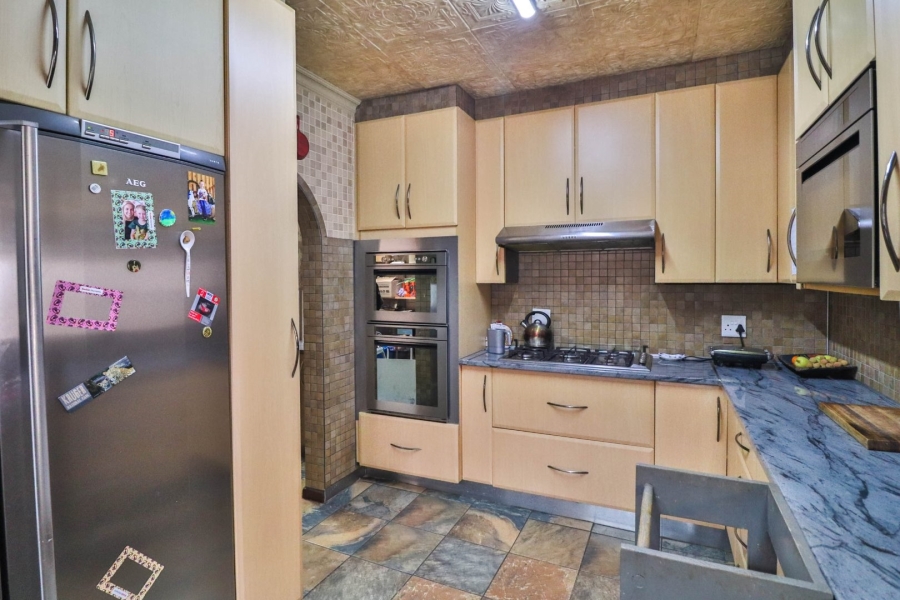 3 Bedroom Property for Sale in Bonaero Park Gauteng