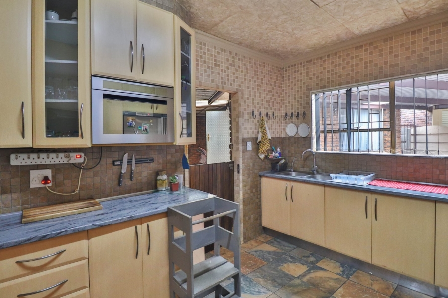 3 Bedroom Property for Sale in Bonaero Park Gauteng