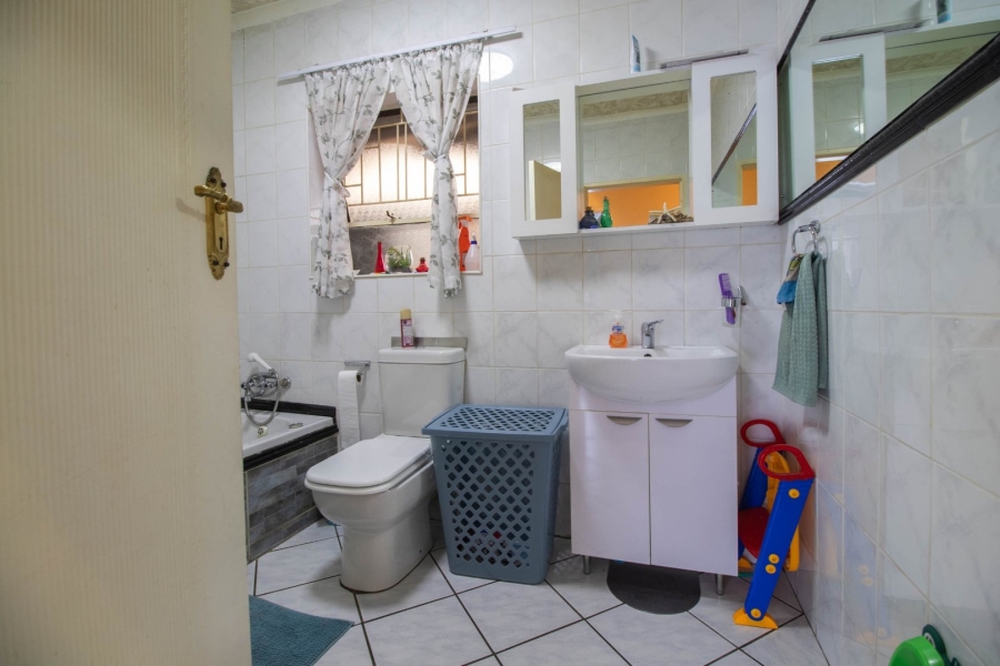 3 Bedroom Property for Sale in Bonaero Park Gauteng