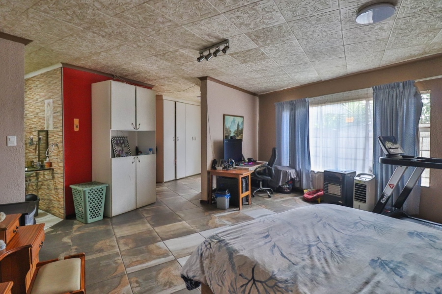 3 Bedroom Property for Sale in Bonaero Park Gauteng