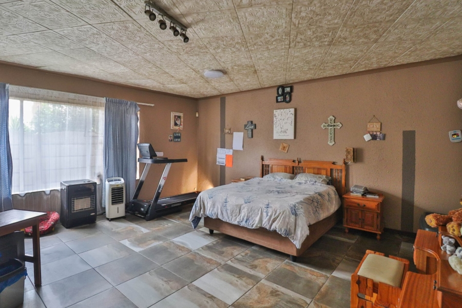 3 Bedroom Property for Sale in Bonaero Park Gauteng