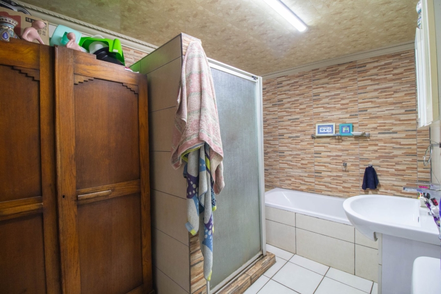 3 Bedroom Property for Sale in Bonaero Park Gauteng