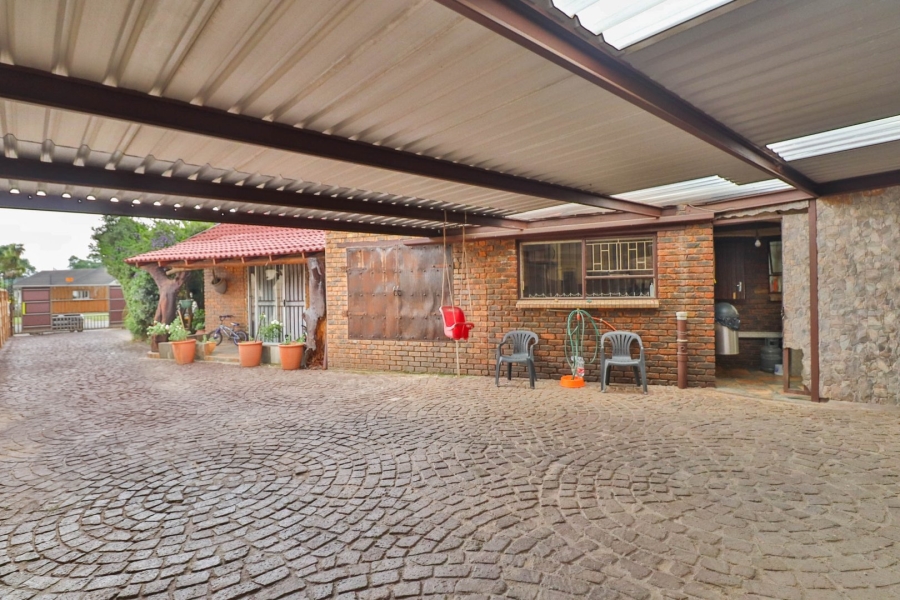3 Bedroom Property for Sale in Bonaero Park Gauteng