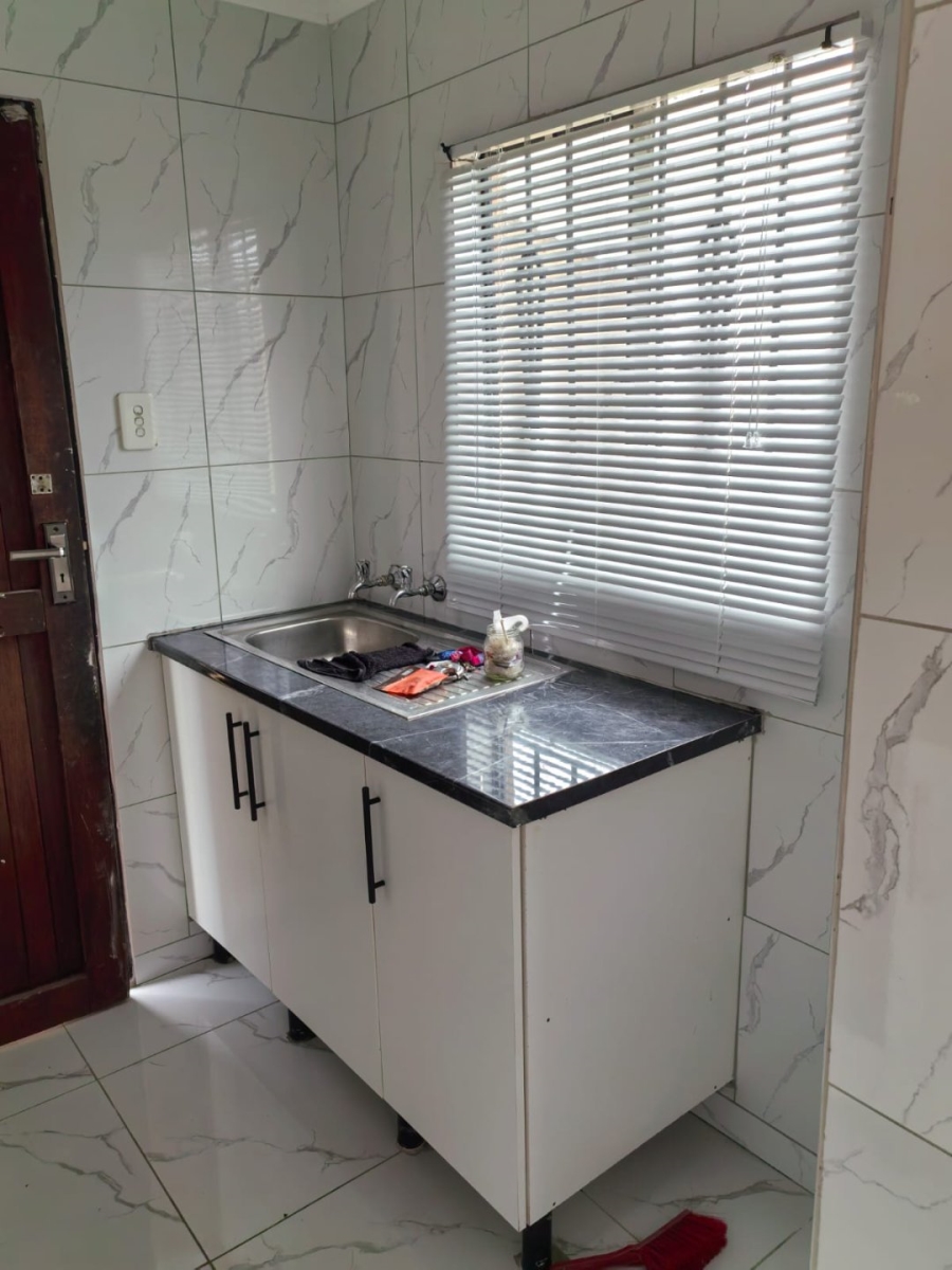 To Let 2 Bedroom Property for Rent in Zondi Gauteng