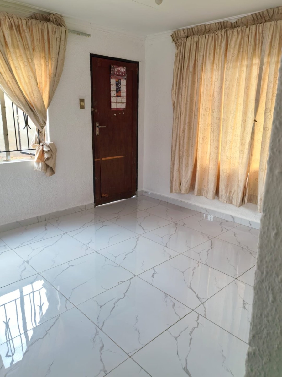 To Let 2 Bedroom Property for Rent in Zondi Gauteng