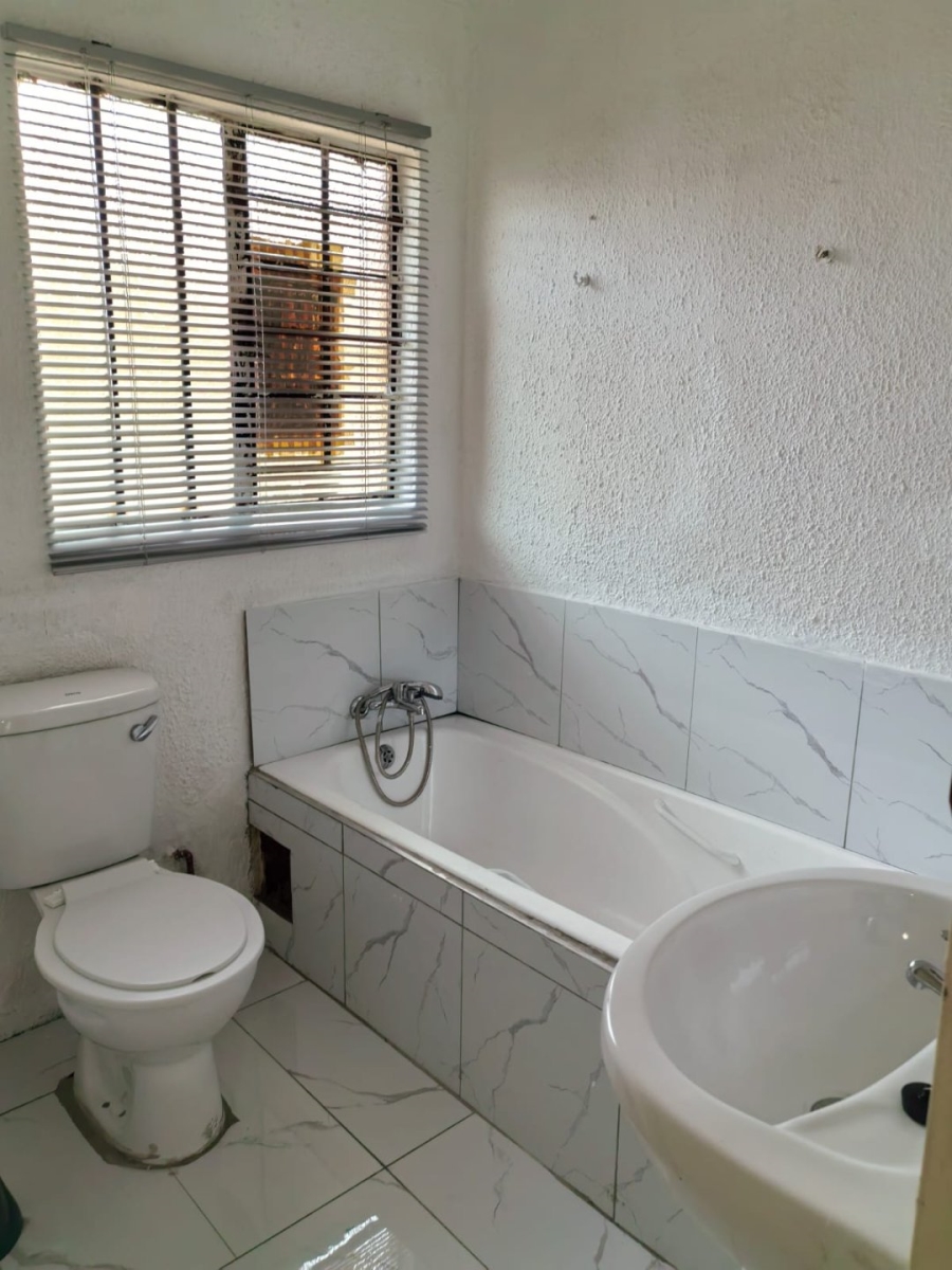 To Let 2 Bedroom Property for Rent in Zondi Gauteng