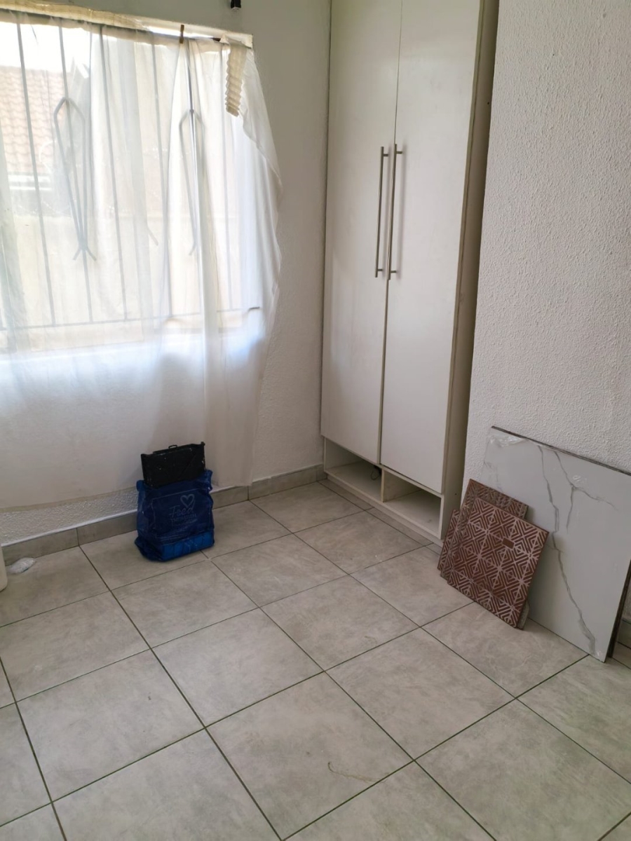 To Let 2 Bedroom Property for Rent in Zondi Gauteng