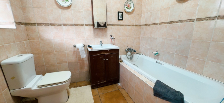 2 Bedroom Property for Sale in Three Rivers Gauteng