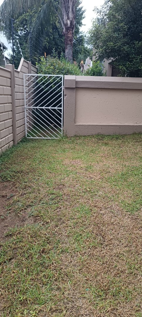 2 Bedroom Property for Sale in Vorna Valley Gauteng