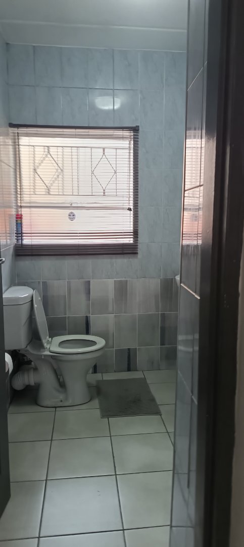 2 Bedroom Property for Sale in Vorna Valley Gauteng