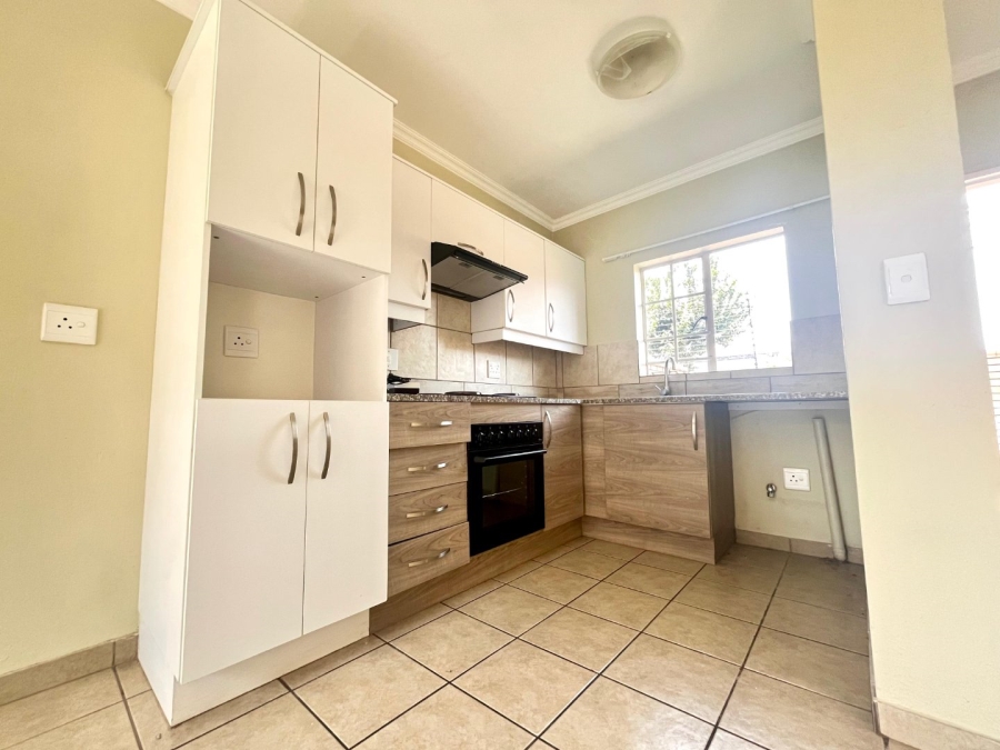 To Let 2 Bedroom Property for Rent in Raslouw A H Gauteng