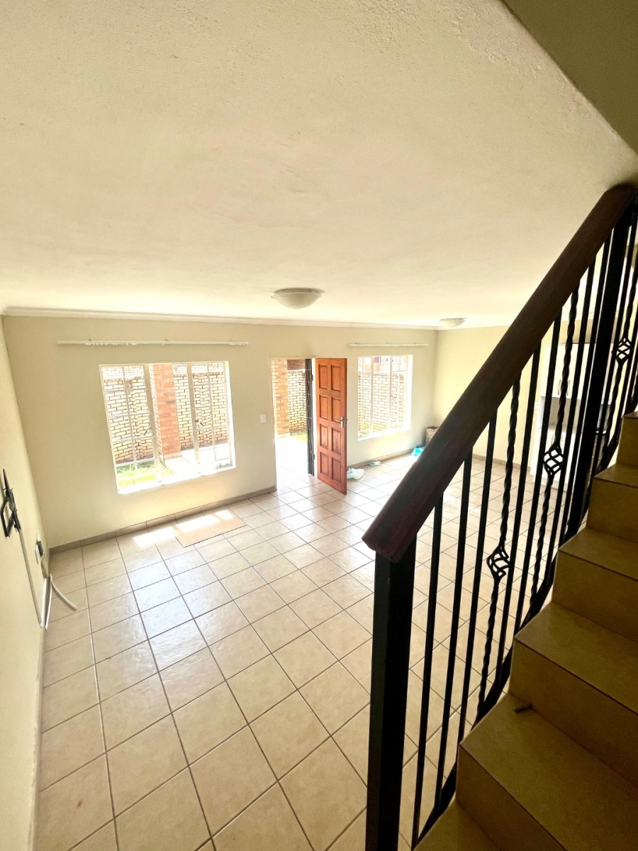 To Let 2 Bedroom Property for Rent in Raslouw A H Gauteng