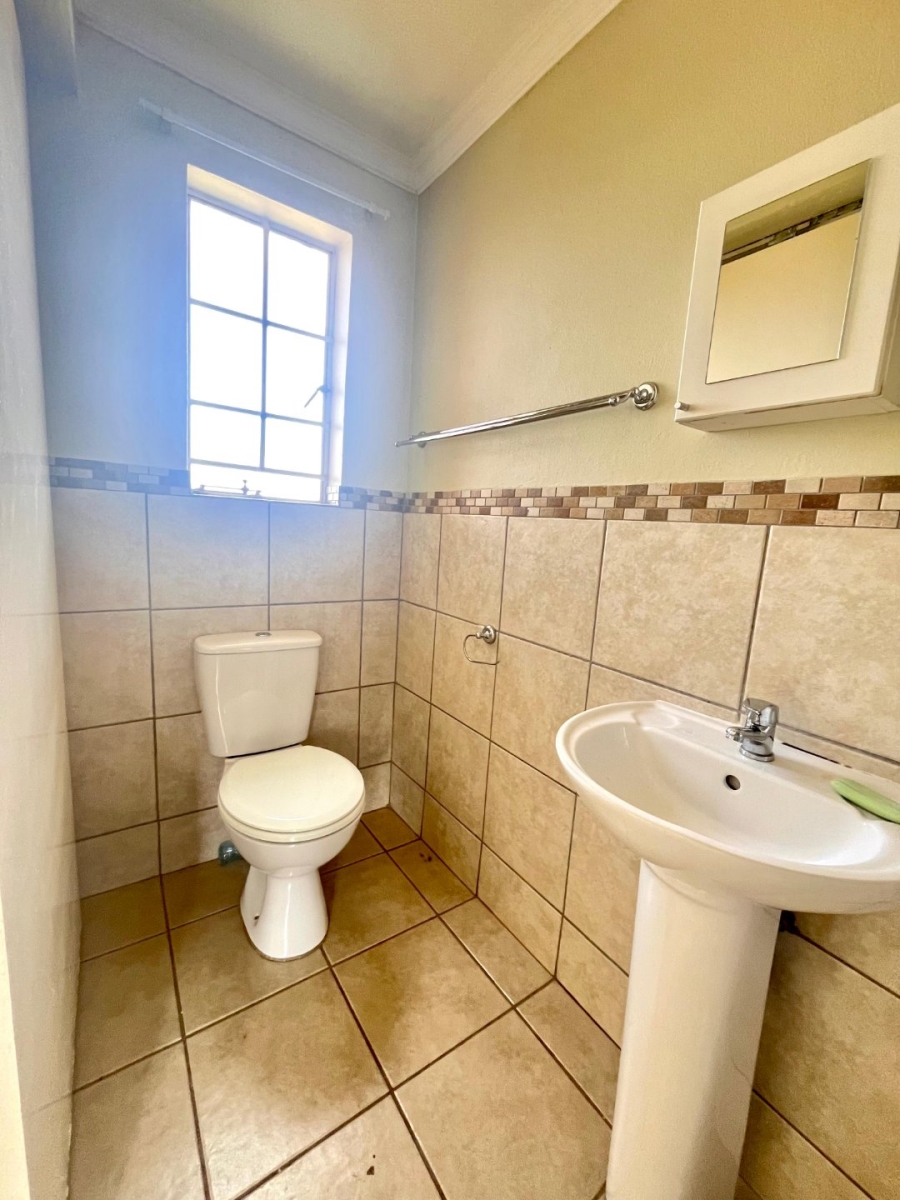 To Let 2 Bedroom Property for Rent in Raslouw A H Gauteng