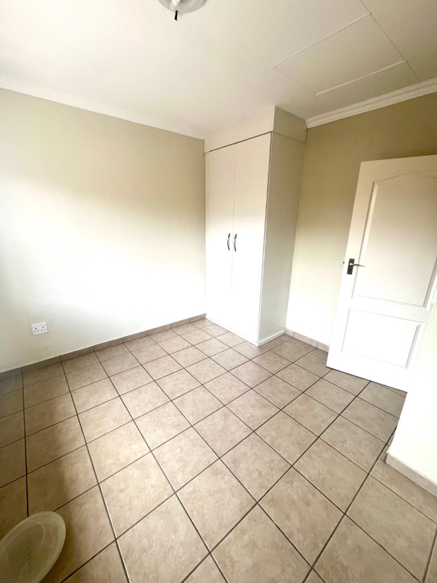 To Let 2 Bedroom Property for Rent in Raslouw A H Gauteng